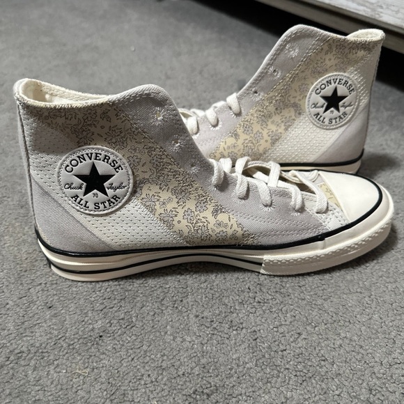Women’s Vintage High Top Converse - Picture 2 of 3